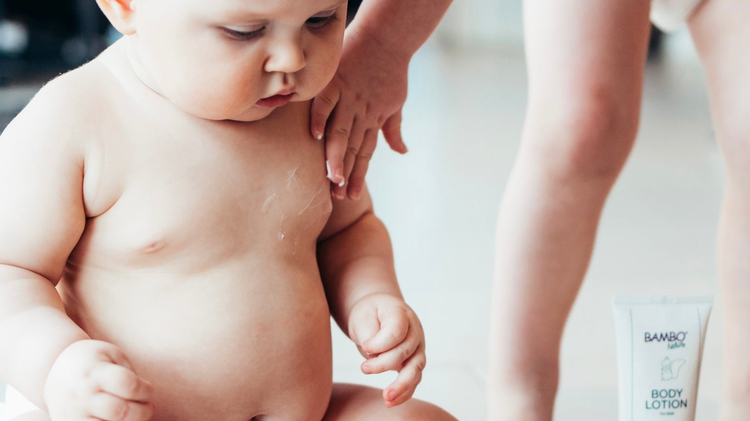 Mitä kannattaa suosia ja välttää, kun valitset ihonhoitotuotteita lapsellesi?