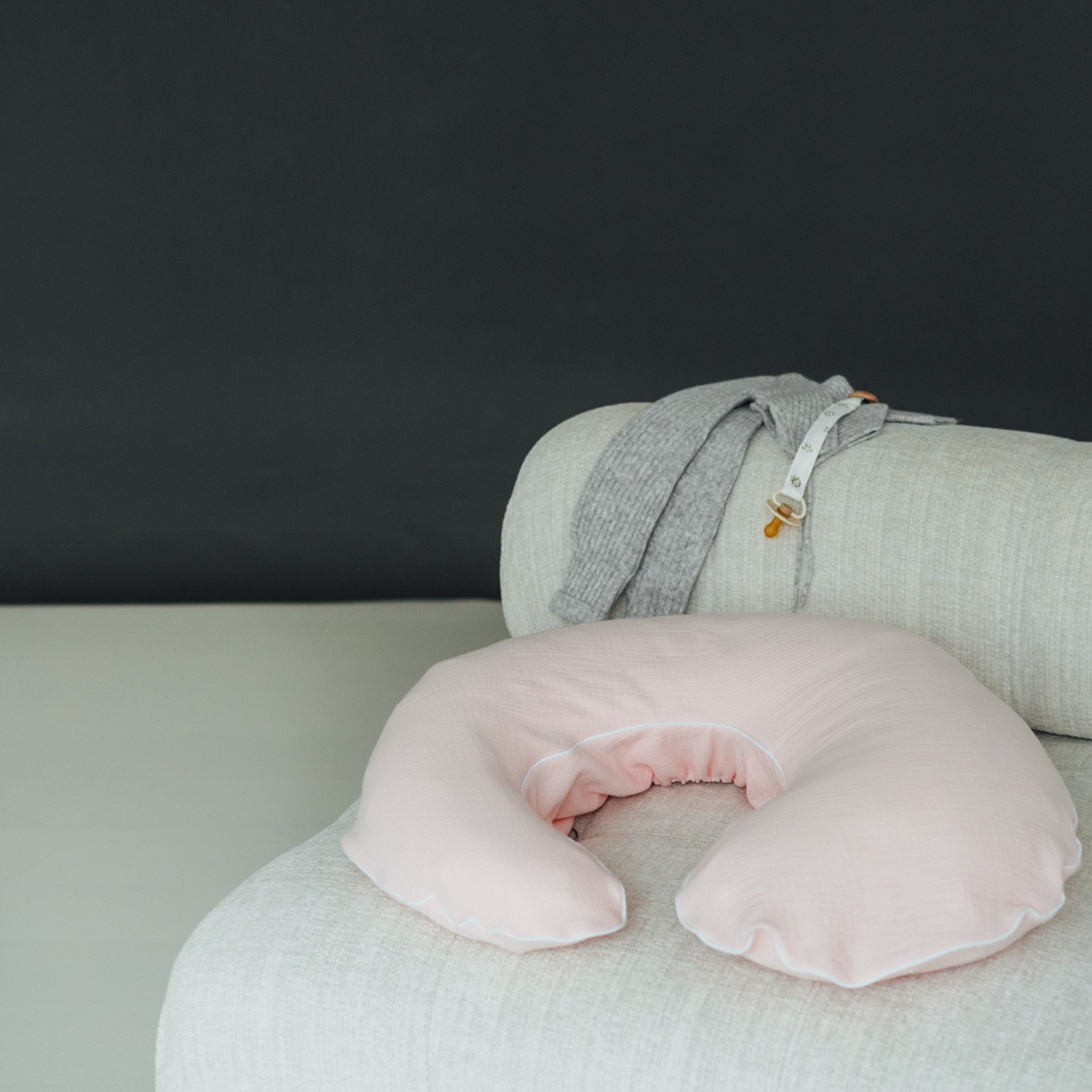 TISU x SleepAngel imetystyynyn vaihdettava harsopäällinen, useita värejä