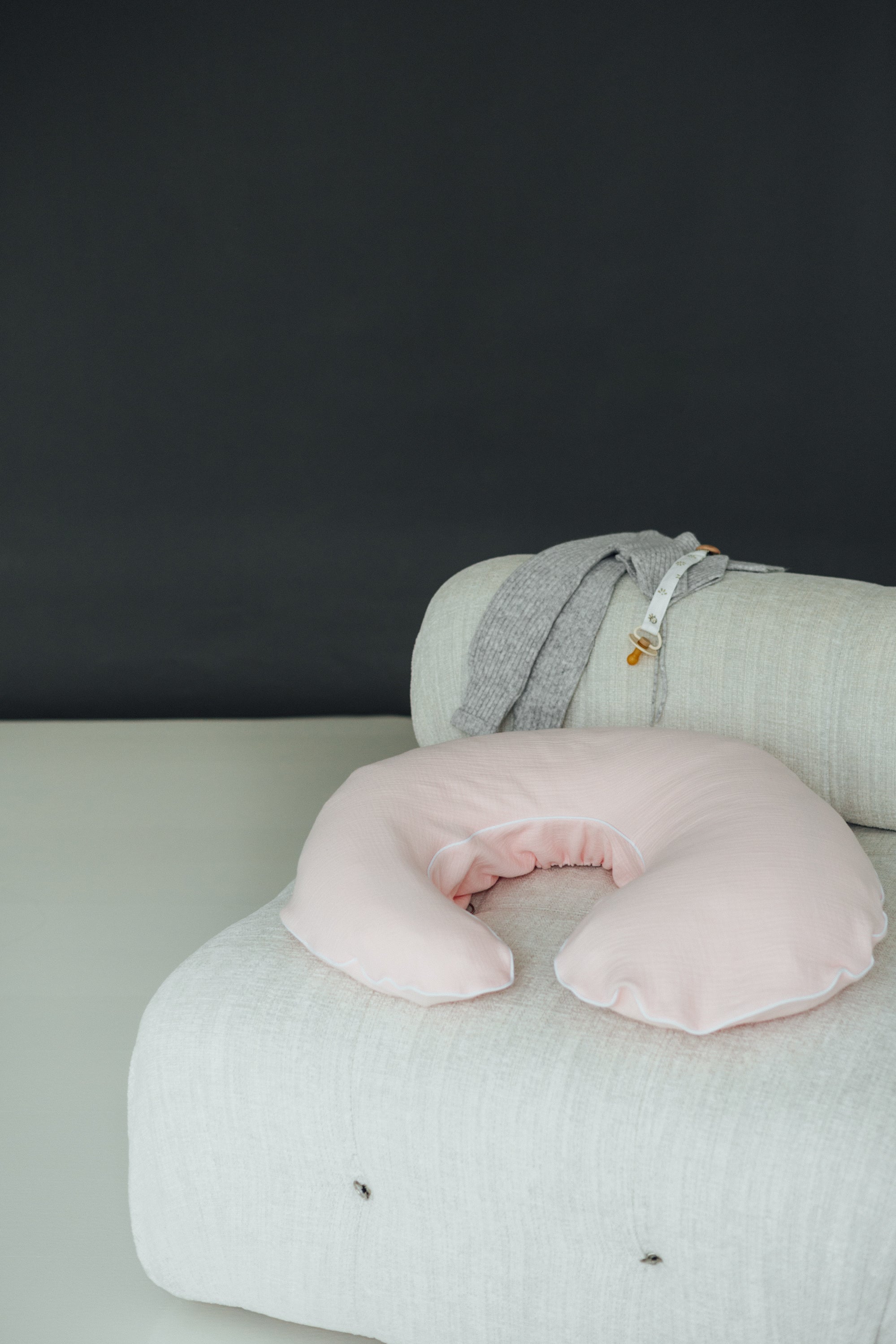 TISU x SleepAngel imetystyynyn vaihdettava harsopäällinen, useita värejä